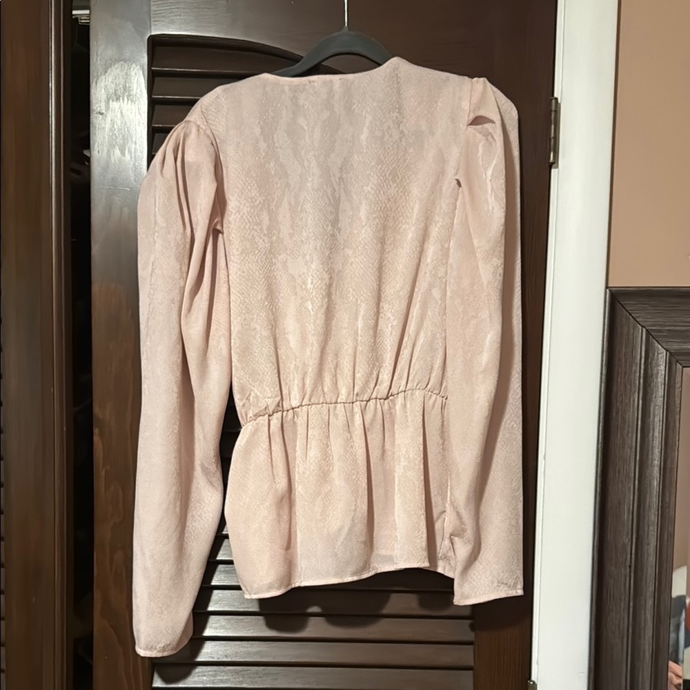 Express Blouse - Picture 3 of 4